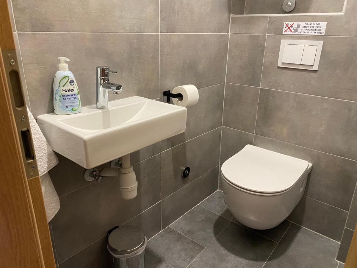 M Plus Residence Пинезичи Экстерьер фото