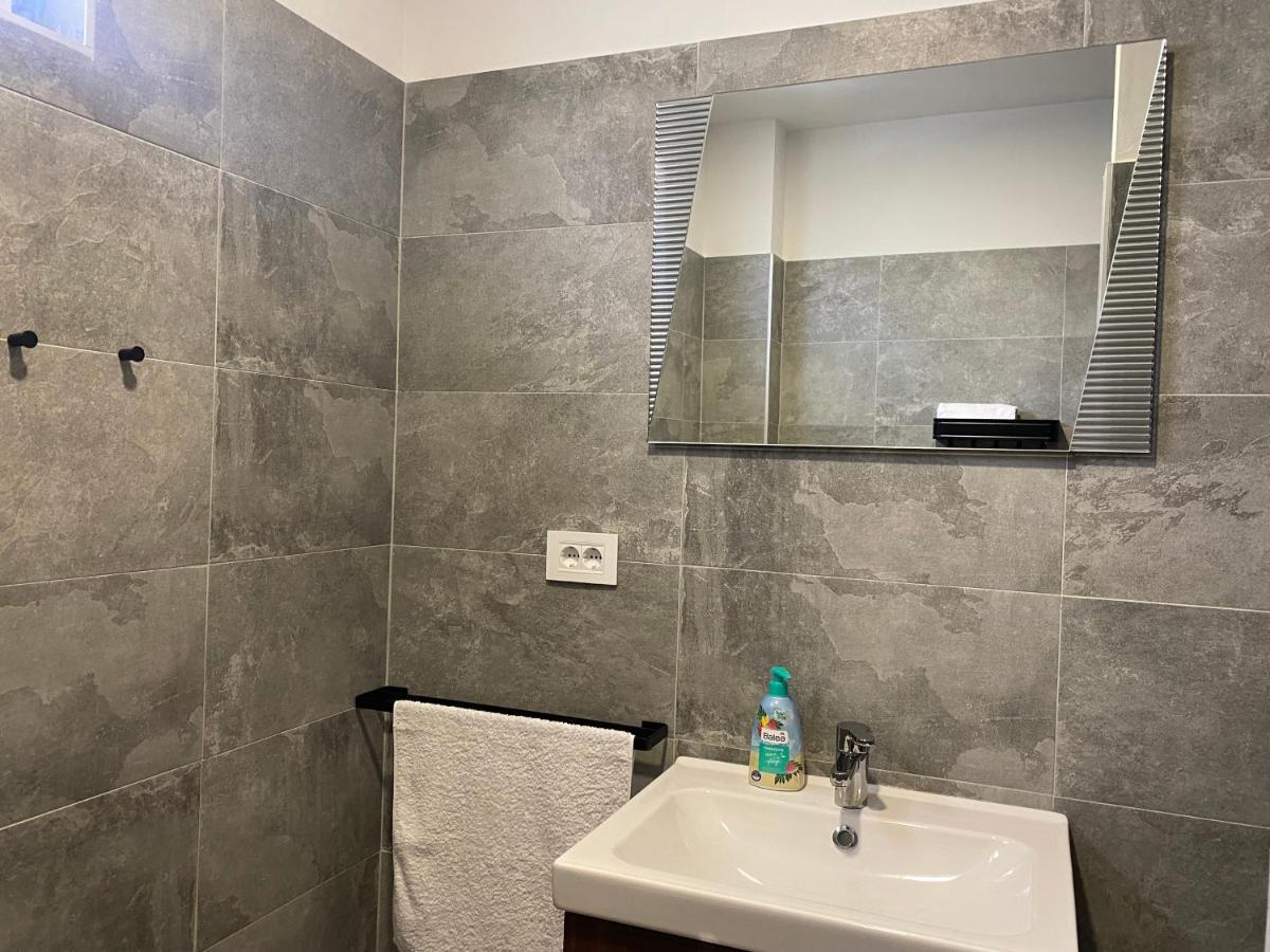 M Plus Residence Пинезичи Экстерьер фото