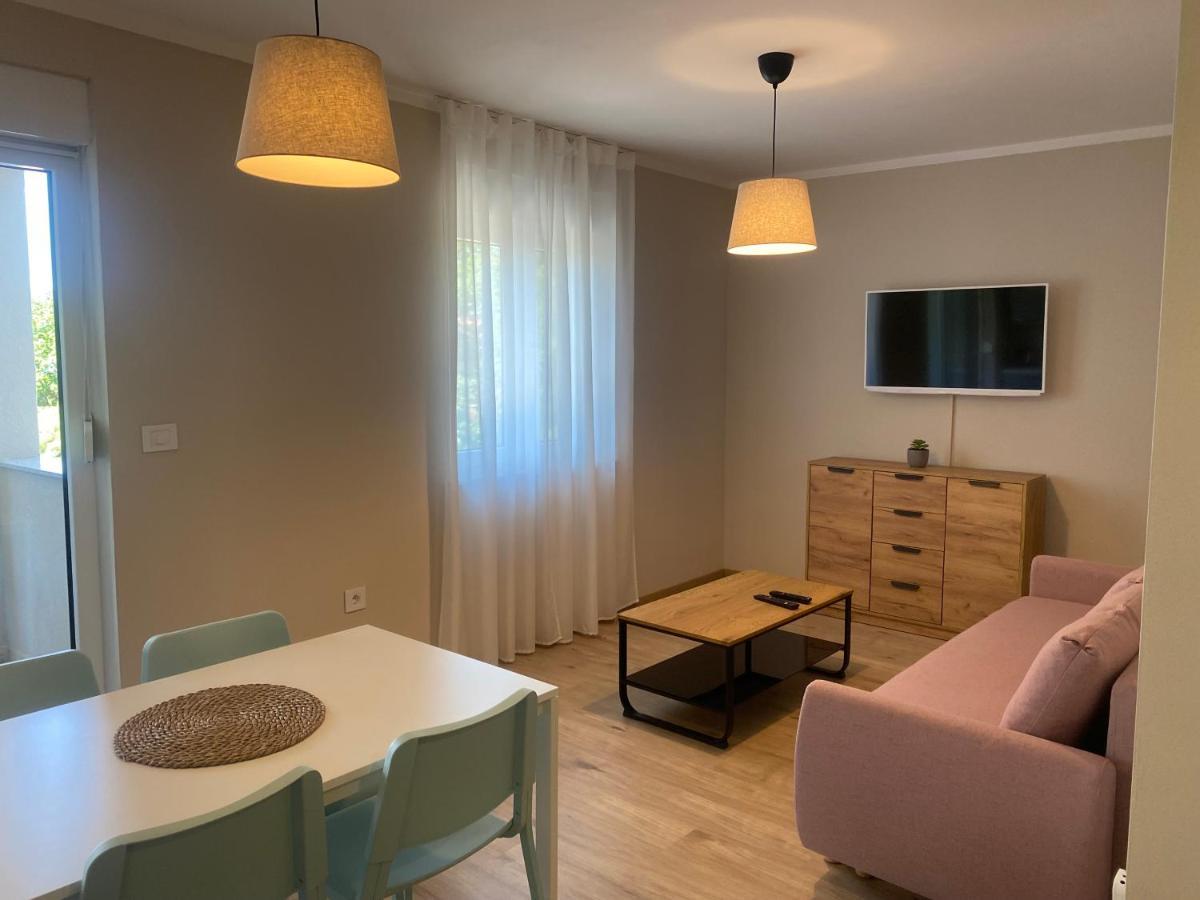 M Plus Residence Пинезичи Экстерьер фото