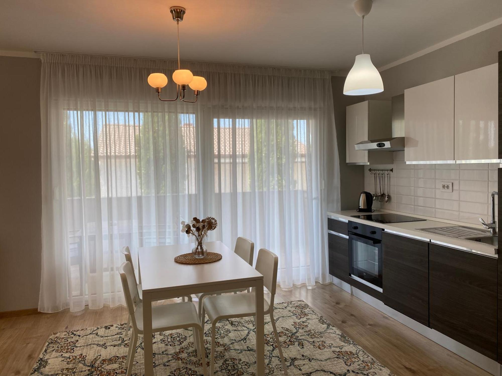 M Plus Residence Пинезичи Экстерьер фото