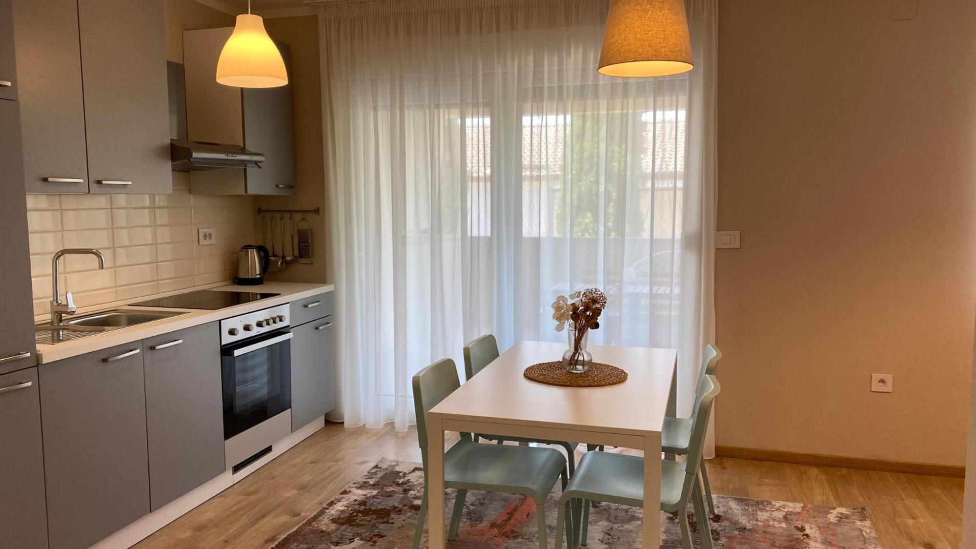 M Plus Residence Пинезичи Экстерьер фото